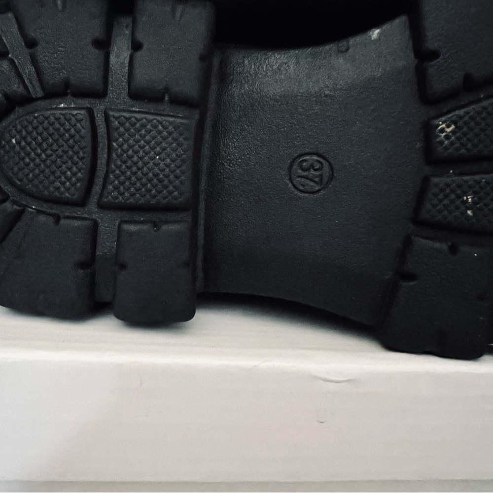 Lug Sole Boots - Picture 9 of 9